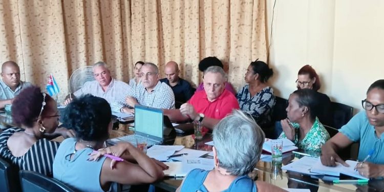 En su visita, Alexander Manso Díaz, viceministro de Educación, estuvo acompañado por autoridades del sector, partidistas y gubernamentales de Artemisa Foto Saskia Robaina Romero, Comunicadora DPE